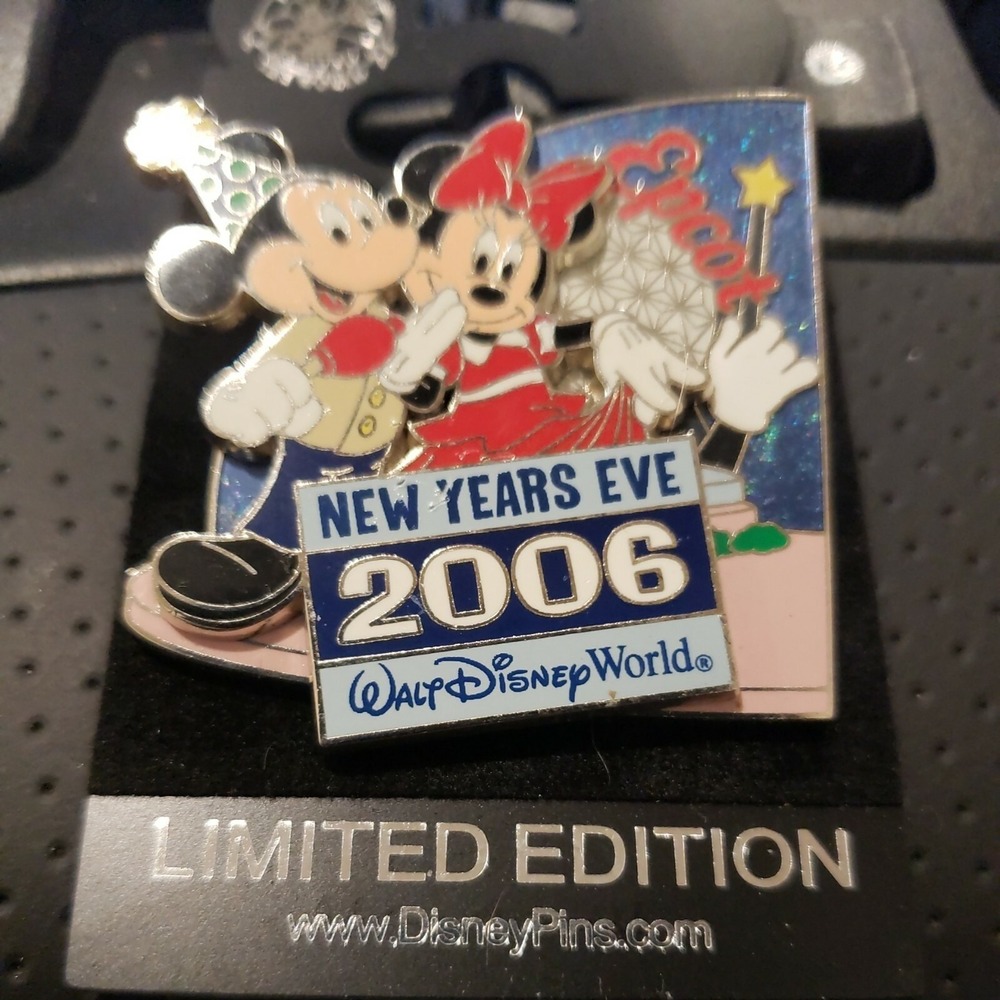 Disney Pin New Year's Eve 2006 Mickey and Minnie Mouse EPCOT LE 51744 WDW